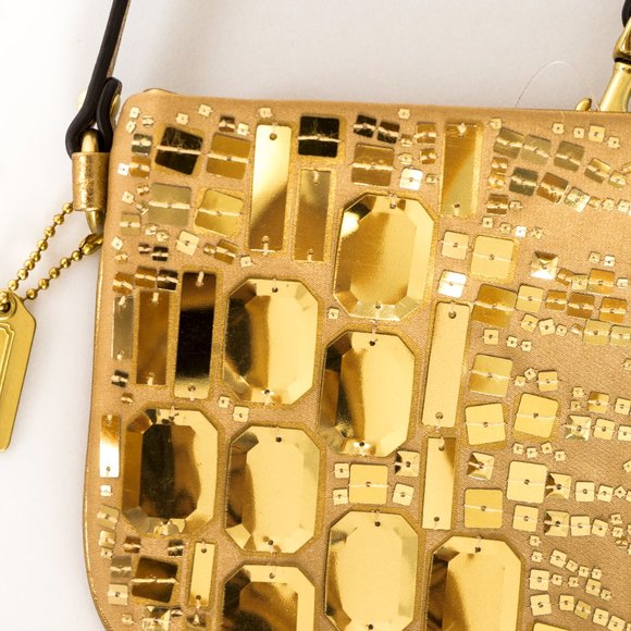 NWT Coach limited edition holiday wristlet - Picture 2 of 7